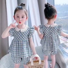 16122 Summer Kids Girls Clothing Set Princess Lace Collar Ruffles Sleeve Plaid op con pantaloncini Chlildren Girl 2 pezzi Set di abiti causali