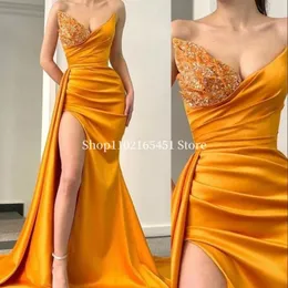 Robes de fête Sexy arabe Prom SIDE SPRISSE SEPLES SEPLES SEMBRES CRISTALES ROSE ROBLE DE NUMÉRIEUR SHEAT