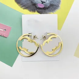 레트로 간단한 스타일 대형 편지 스터드 귀걸이 디자이너 여성용 고품질 보석 액세서리 선물
