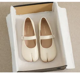 Klänningskor plus storlek 3543 läder split tå platt kvinna Mary Janes Tabi Ninja Flats Female Mysigt ankelbältet Mockasins 230330