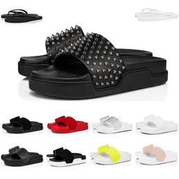 Top Luxury Flip Flops Slippers Designer Sandals Men Women Fashion Cool Slides Triple Black White Spikes Mens Flat Beach Hotel pPatform Sandal With Box 38-46