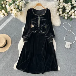 Nowe czarne sukienki swobodne Sprężyna jesień solidna szczupła dama sukienka linia v szyfry szyfonowy śródmienny pod wysokim talii sukienki 2023