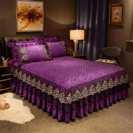 Bed Skirt European bedding with rubber straps Royal style purple velvet thick lace bedding linen pillowcases 230330