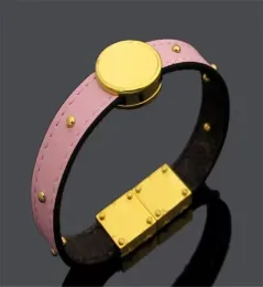 Bracciale con ciondoli Gioielli da donna di moda Bracciali in pelle Bracciale tennis color oro con chiusura a cuore Bracciale in pelle PU Bracciale di lusso regalo di gioielli per amanti delle donne