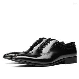 ارتداء أحذية فاخرة رجال براءة اختراع مصمم جلدي إيطالي أوكسفوردز أزياء بني ذهبي زفاف أسود للذكور أصلي