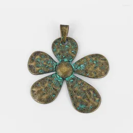 Hänghalsband 2st patina verdigris stora abstrakta blommor charms hamrade för halsbandsmycken gör fynd tillbehör 68