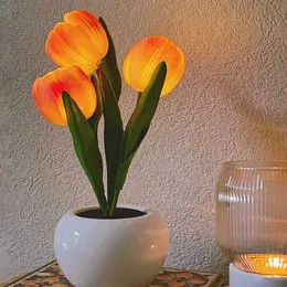 Luci notturne LED Lampada da tavolo tulipano Simulazione Fiore Lampada da lettura Atmosfera romantica Lampada da tavolo Regali creativi Luce notturna per l'arredamento del bar P230331