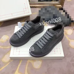 Designer di lusso Scarpe da uomo all'aperto Scarpe da skateboard basse e alte Scarpe da donna da uomo Scarpe da corsa all'aperto scarpe da ginnastica sportive da uomo2023