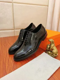 Oxford Buty Business Casual Skórzane buty ręcznie robione Wysokiej jakości importowane skórzane krowie skórzane buty męskie buty słynne designerskie buty zwykłe formalne