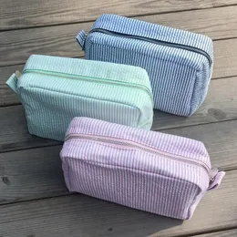 Kosmetiska väskor Summer Bubble Garn Bag 23 cm Blue Striped Seersucker Makeup Light-Colors Travel Storage med dragkedjor Kvinnor