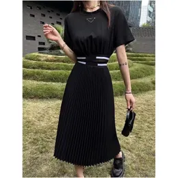 Women Two Piece Dress T-shirt Dress Set Triangle Letter Hip Short Sleeve Round Neck Set Style Pleated Dress Women Fashion Classic High Quality Luxurys Clothing Size S-L