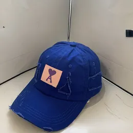 Designer baseball hatt bokstav hjärttryck mode gata färg cap hål hög kvalitet kaskett för män kvinnor