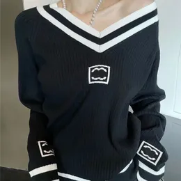 패션 디자이너 채널 여성 스웨터 착용 하트 모양의 V- 넥 니트 수직 알파벳 자수 부드럽고 편안한 기본 고품질 고품질 고품질 세이코