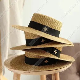 قبعات واسعة الحواف Casquette Sun قبعة من القش الصغيرة للنحلة المجهزة قبعة أوروبية وأمريكية ريترو ذهبي مضفر أنثى فضفاضة واقية من الشمس مظلة واقية من الشمس أقنعة مسطحة