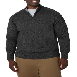 Herren ist ein strukturierter Mockneck-Pullover mit Viertelreißverschluss aus Baumwolle in den Größen XS bis 4XB