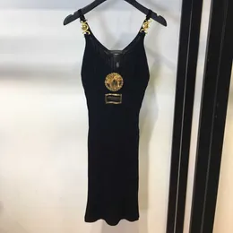 Lüks etekler kadın elbise medusa metal toka askısı elbiseler tasarımcı etek ince fit streç seksi iç çamaşırı baharatlı kız etek