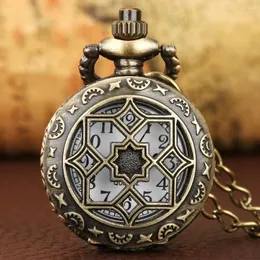 Pocket Watches Retro Stylish Hollow Bronze Necklace Watch Quartz Analoga Arabiska siffror Dial Mini Size Pendant Clock With Sweater Chain