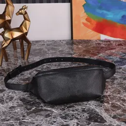 Kvinnor Caviar Leather Black Fanny Pack Väskor Byst Väntväska Guld/Silver/Black Metal Badge -dragkedja handväska stor kapacitet utomhus sportdesigner handväskor 25x14x3,5 cm