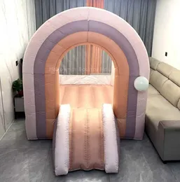 Casa di rimbalzo gonfiabile arcobaleno commerciale da 6x8 piedi con scivolo, castello rimbalzante con ventilatore per la festa di compleanno dei bambini