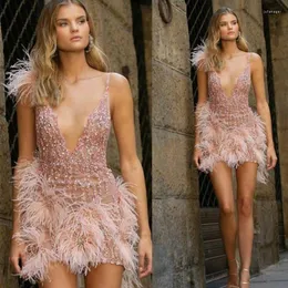 Party Dresses Champagne Pink Homecoming Feather Beading Cocktail Dress Lace Appliques Prom Vestidos de Fiesta Formellt special tillfälle