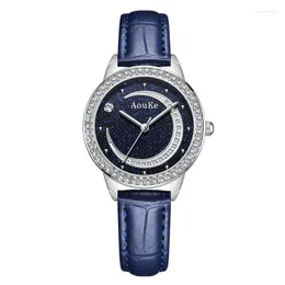 Armbandsur lyxigt fashionabla kvinnors klocka blå läderband lysande galaxserie diamant inlagd mångsidig kvarts