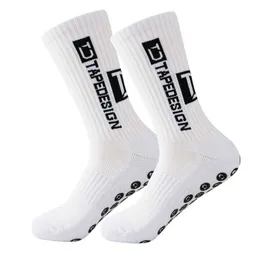 Skarpetki sportowe 2021 Nowe skarpetki przeciw pośływaniu piłki nożnej Mid Calf Non Slip Soccer Cycling Socks Sports Socks Męs 3945 J230517