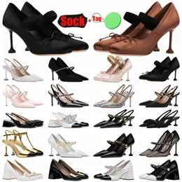 Женские одежды для обуви высокие каблуки MIU Свадебные лук формальная обувь дизайнер обувь роскошные атласные эластичные 9,5 см. Квадратный квадратный ноги Черно -белый красный розовый тонкий каблук O2KX#