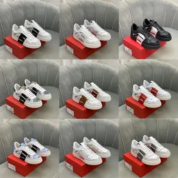 Fashion flower leather patchwork low-cut sneakers luxury men's and women's casual shoes runway platform platform wedge shoes round head lace-up men's casual shoes.