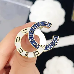 20colors Brand Design Brooch Retro Style Fashion Women Double Letters Brooches Suit Pin Jewelry Clothing Decoration Accessories High Quality