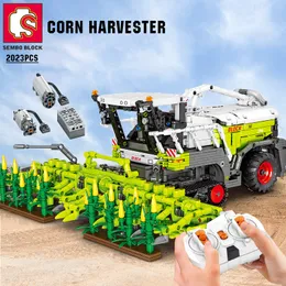 الكتل Sembo Block Farm Tractor 2023pcs Technical Corn Harvester RC Building City Car Bricks Toys 230504