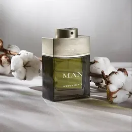 Perfum Wood Essence Man In Black Fragrance 100 ml Man kadzidło perfumy długotrwały zapach dżentelmen spary