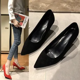 Ubierz buty przybycie koreańskie zwięzłe zwięzłe palce biuro damskie modne stado płytkie wysokie obcasy dla kobiet 230503