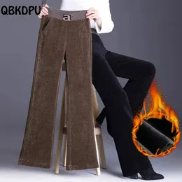 Spodnie damskie Capris Casual Plus Velvet Warm Corduroy Pants Women Koreańska moda zagęszcza wysoką talię szeroką nogę spodni Zima Lambwool Flare Spodni 230503