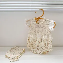 Rompers 2023夏の女の赤ちゃんフローラルボディスーツレースかわいい袖の服幼児の花刺繍ジャンプスーツハット