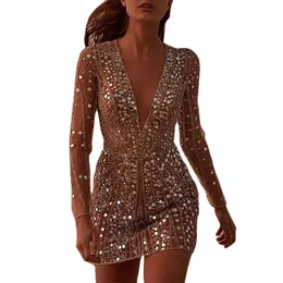 2023 Europeiska och amerikanska sexiga djupa v Sheer Sprinkled Gold Wrapped Hip Dress Långärmad aftonklänning Kvinnors nya stil