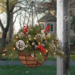 Dekorative Blumen, schillernder, vorbeleuchteter künstlicher Weihnachts-Hängekorb – beflockt mit gemischten Dekorationen und weißen LED-Lichtern, gefrostete Beeren