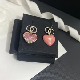 Brincos de amor gradual de designer de alta qualidade galvanizados em ouro 18K diamantes rosa graduais com diamantes brancos