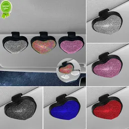 Ny 2022 Diamond Love Car Glasses Clip Holder Visor Clip Glasses Solglasögon Kortklipphållare Bling Car Interiör Tillbehör för tjej