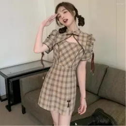 エスニック服の女性の中国スタイルのチョンサムウェアバブルスリーブレースアップタイトスプリットパーティーエレガントでセクシーな学生ミニドレス2023