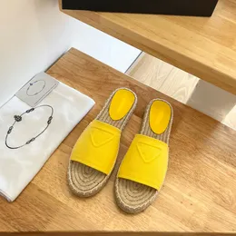 Hyllning espadrillor i vävt tyg Tofflor Mule Slides Sandaler med klackar platta klackar lyxiga designers för kvinnor Casual Fashion Strand vackra hackor fabriksskor