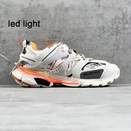 Designerskie trampki damskie męskie buty na co dzień Triple-s LED Light Fashoin Oversize Platform Running Trainer sznurowane w stylu vintage przylegające stare buty taty