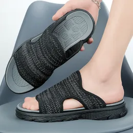 Mode Comfortabele Sandalen Zomer Ademende Mesh Schoenen Plus Maat 45 Lichtgewicht Heren Schoenen Outdoor Antislip Slippers