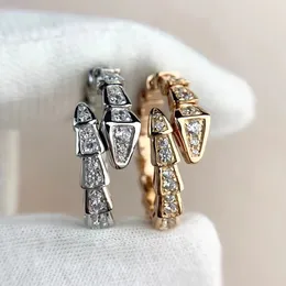 Zestaw Diamond Pierścień Kości Snake Luksusowa biżuteria 18CT Złota Pierścień Wysokiej jakości prezent biżuterii dla kobiet i dziewcząt na Walentynki niealergiczne nie-tariskowe