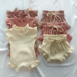 Zestawy odzieży 2 -cece Baby damskie Zestaw odzieży gofrowe bawełniane plisowane kamizelki kombinezon top kwitnący szorty dziecięce letnie ubranie 230504