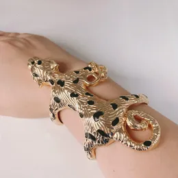 Bangle Women S Bracelet Tiger Spot Shape Shape Design Trendy Plated Gold Color Gream Grande Diário Diário 230506