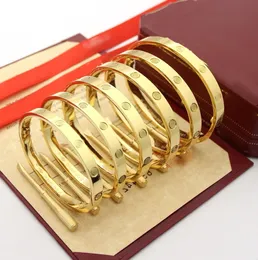 Love bangl love bangle Size 16 -19 CM T0P Material for woman designer for man Love bracelet Gold plated 18K screw protrusion is consistent with the official 025E