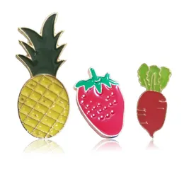 Broşlar Pimler Ananas Çilek Turp Emaye Pin Karikatür Meyve Düğme Hediyesi Arkadaşlar İçin Lapel Tokalı Komik Jewelrypins