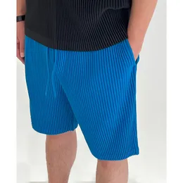 Shorts pour hommes Miyake plissé hommes Shorts décontracté és été couleur unie élastique taille cravate sport genou longueur tendance 230506