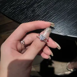 Po drugiej stronie palca Diamond CZ 925 srebrny impreza ślubna Pierścienie dla kobiet Bridal Promise Birthday Biżuter