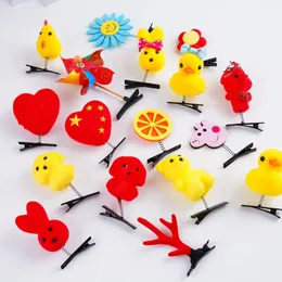 Headwear Hair Accessories 50PcsLot Cartoon Funny Children 3D Little Yellow Duck Plush Hairpin Fashion Animal Duckbill Clip Wholesale 230505
